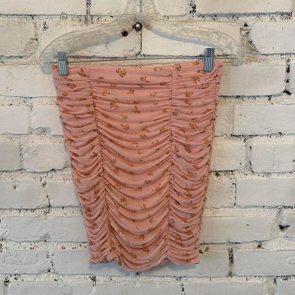 dresses - Picture 2 of 3